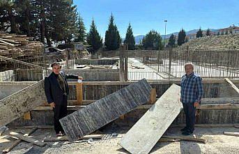 Karabük milletvekilleri Safranbolu'da sağlık hizmeti verecek binadaki çalışmaları inceledi