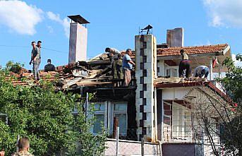 Kastamonu'daki yangında dumandan etkilenen kişi hastaneye kaldırıldı