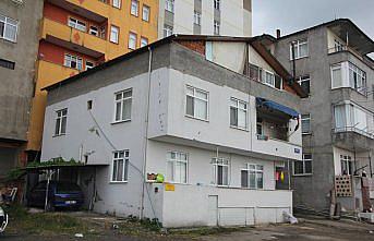 Samsun'da çatıdan düşen 2 kişi ağır yaralandı