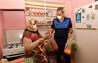 Samsun'da zabıta ekipleri hasta ve yaşlı kadının pazar alışverişini yaptı
