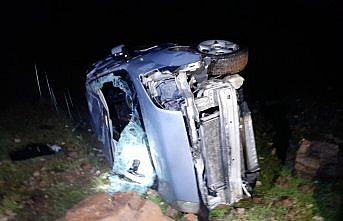 Tokat'ta hafif ticari araç devrildi: 4 yaralı