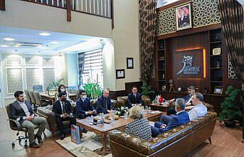 Türkmenistan'ın Ankara Büyükelçisi Amanlıyev'den KBÜ'ye ziyaret