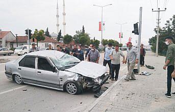 Vezirköprü'de iki otomobil çarpıştı: 1 yaralı