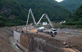 Yağlıdere-Alucra kara yolunda hasar onarım çalışmalarına başlanıldı