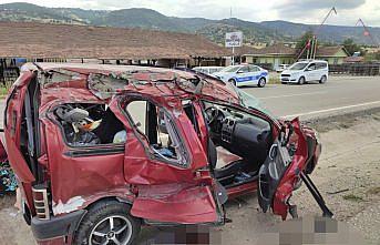 Amasya'da  tır ile hafif ticari araç çarpıştı: 2 ölü, 3 yaralı