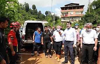 Bakan Kurum, Rize'de sel ve heyelanlar hakkında değerlendirmede bulundu: