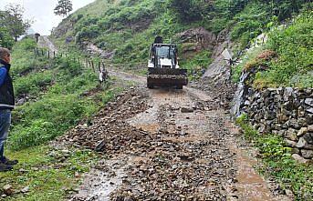 Giresun'da etkili olan yağışın oluşturduğu hasar gideriliyor