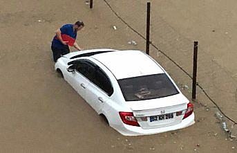 GÜNCELLEME - Rize'de etkili olan şiddetli sağanak heyelanlara ve bazı yolların kapanmasına neden oldu