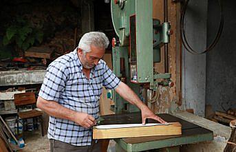 Hobi olarak başladığı müzik aleti yapımında usta oldu
