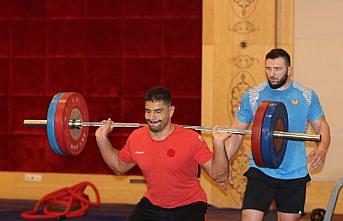 Milli güreşçi Taha Akgül'ün olimpiyatlarda gözü yine altın madalyada