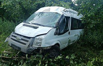 Ordu'da hastaneye giderken kaza yapan minibüs sürücüsü hayatını kaybetti