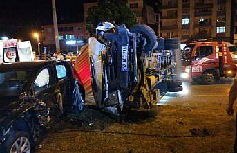 Samsun'da düğünlerinden dönerken kaza yapan çift yaralandı