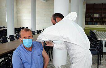 Trabzon'da yaylalardaki vatandaşlara mobil ekiplerce Kovid-19 aşısı yapılıyor