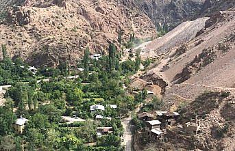 Artvin'de heyelanlar nedeniyle 14 köy yolu ulaşıma kapandı