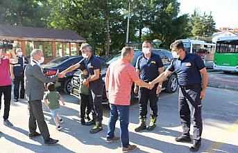 Bozkurt'taki arama kurtarma çalışmalarına destek veren Bolu Belediyesi itfaiye ekibi kente döndü