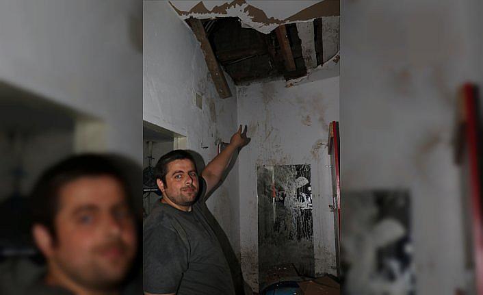Bozkurt'taki sel felaketinden tavanı yangın tüpüyle kırarak kurtuldular