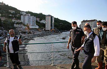 Cumhurbaşkanı Yardımcısı Oktay, sel felaketi yaşanan Bozkurt'ta açıklamalarda bulundu: