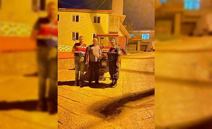 Düzce'de çalınan traktör Alaplı'da bulunarak sahibine teslim edildi
