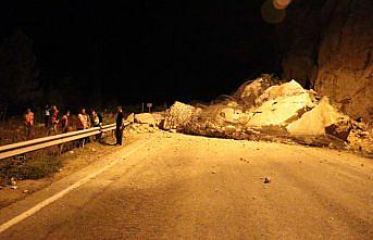 Heyelan nedeniyle kapanan Karabük-Zonguldak kara yolu ulaşıma açıldı