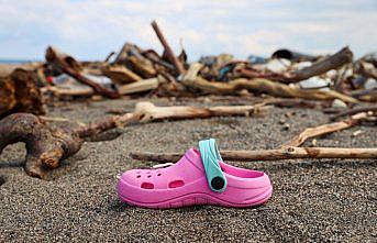 Kastamonu'da selin ardından sahile vuran eşyalar görenleri hüzünlendiriyor