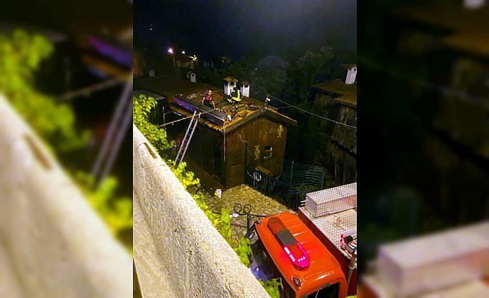 Safranbolu'da tarihi çarşıdaki dükkan yangında kullanılamaz hale geldi