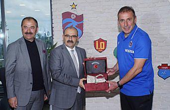 Trabzon Valisi Ustaoğlu'ndan Trabzonspor'a ziyaret