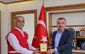 Türk Kızılay'dan Havza Kaymakamı Yılmaz ve Belediye Başkanı Özdemir'e teşekkür plaketi