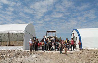 Amasya'da tarım işçilerinin çocukları için çadırkentte Kur'an kursu açıldı