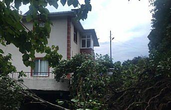 Artvin'de heyelan nedeniyle bir ev tedbiren boşaltıldı