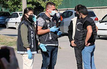 Bolu'da okulların önünde narkotik uygulaması yapıldı