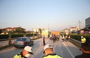 Düzce'de kamyonla çarpışan motosikletteki 2 kişi öldü