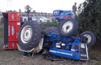 Havza'da devrilen traktörün altında kalan sürücüsü ağır yaralandı