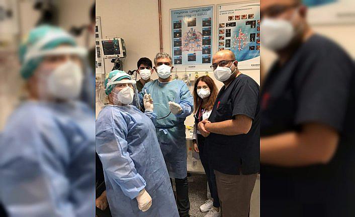 Karabük'te öksürük şikayetiyle hastaneye giden kadının akciğerinden çekirdek çıktı