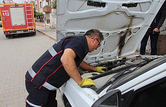 Amasya'da otomobilin motor kısmına sıkışan kediyi itfaiye kurtardı