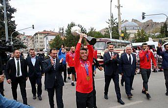 Avrupa şampiyonu Ampute Milli Futbol Takımı Tokat'ta coşkuyla karşılandı