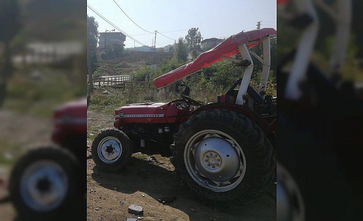 Samsun'da devrilen traktörün sürücü yaralandı