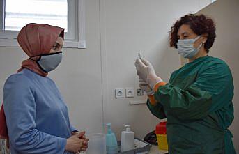 Trabzon'da TURKOVAC Faz-3 için gönüllülerin aşılanmasına başlandı