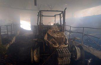 Bayburt'ta ahırda çıkan yangında çok sayıda hayvan telef oldu