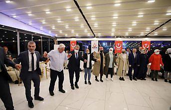 BBP Genel Başkanı Destici, Rize'de şarkı söyledi, horon oynadı