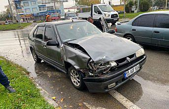 Çarşamba'da iki otomobilin çarpıştığı kazada 1 kişi yaralandı
