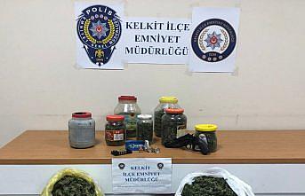 Gümüşhane'de uyuşturucu operasyonunda 3 kişi gözaltına alındı