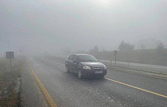 Kastamonu'da sis ulaşımda aksamalara neden oldu