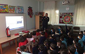 Merzifon'da öğrenci, öğretmen ve velilere afet farkındalık eğitimi verildi