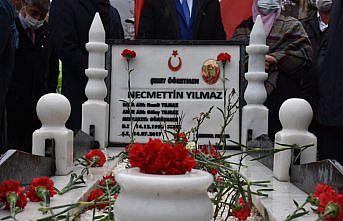 Şehit öğretmen Necmettin Yılmaz kabri başında anıldı