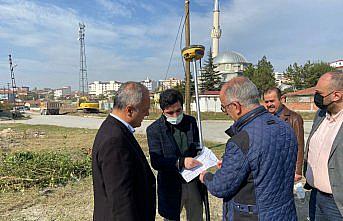 Suluova'da yol genişletme çalışmaları sürüyor