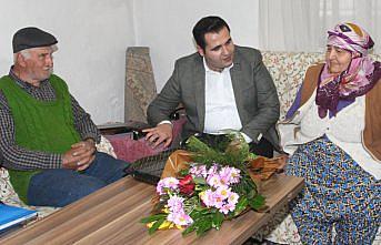 Taşova Kaymakamı Gökcecik, şehit ailelerini ziyaret etti