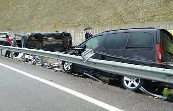 Tokat'ta minibüs ile hafif ticari aracın çarpışması sonucu 1 kişi öldü