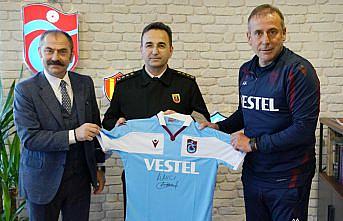 Trabzon Jandarma Komutanı Albay Şen, Trabzonspor teknik direktörü Avcı'yı ziyaret etti
