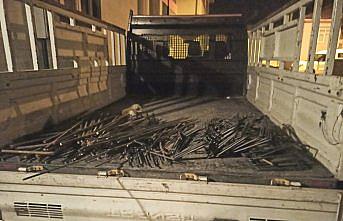 İnşaat bekçisini darbederek hırsızlık yaptıkları iddiasıyla 2 kişi tutuklandı