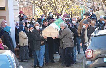 İstanbul'daki fırtınada hayatını kaybeden Huriye Pulur'un cenazesi Amasya'da defnedildi